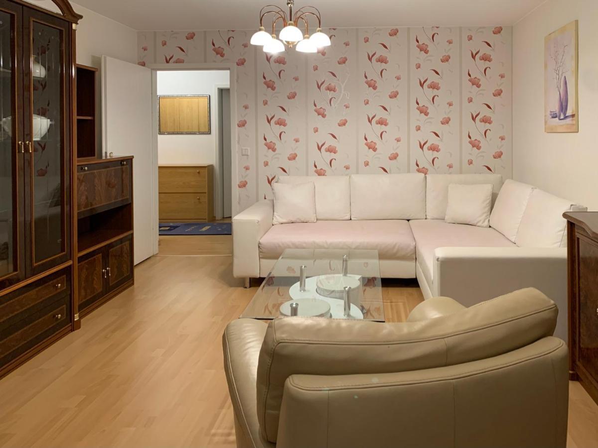 Ferienwohnung Kranichnest Нойбранденбург Екстериор снимка
